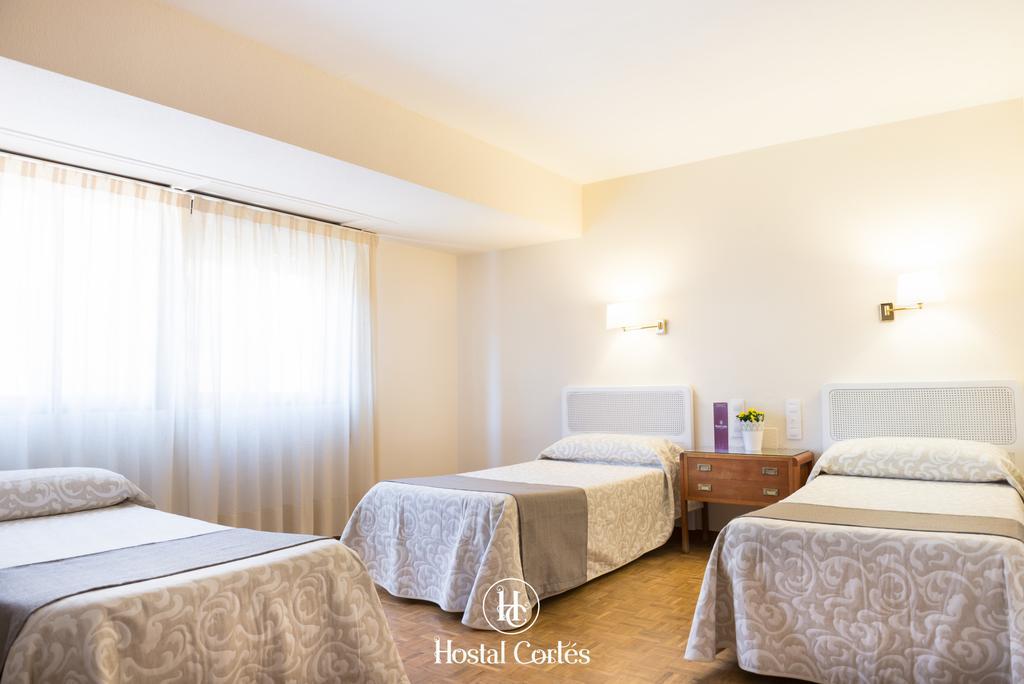 Hostal Cortes كوينكا المظهر الخارجي الصورة